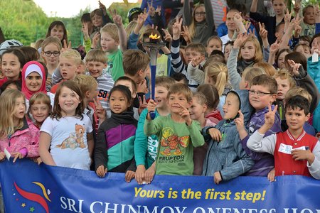 germany 23 june stade hamburg the sri chinmoy oneness home peace run